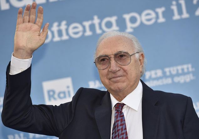 gianlu_79's tweet photo. Complimenti a @RaiUno #PierluigiDiaco per la Vittoria con
621.000 11,30% #IoETe #IoETeIntervistaPippoBaudo #PippoBaudo 😢😭📺 https://t.co/wR5wadwgPD