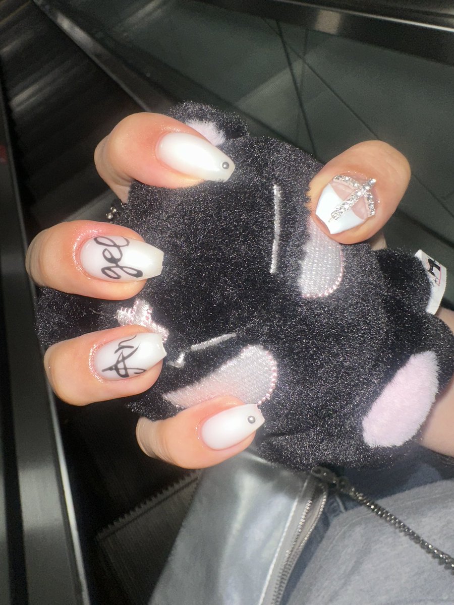 y_iiny's tweet photo. New!! Nail😍
니코랑.. 𖦹 https://t.co/a6zSEtqdZ3