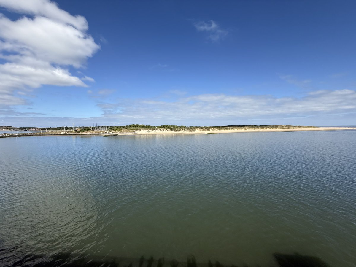 'Ik laad mijn hart vol Waddenzee, een beetje stiekem, zonder vragen / Ik neem een beetje #Vlieland mee, zoveel als ik kan dragen’ #eindevakantie