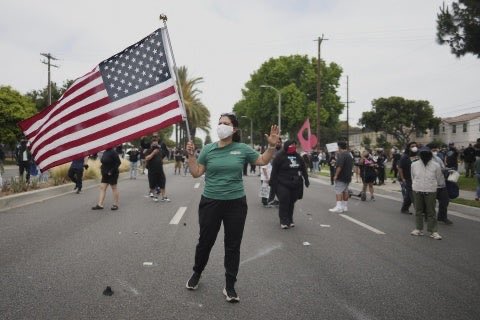Ida Sawyer (@ida_sawyer) on Twitter photo 🚨 Broken bones. Amputated finger. Loss of vision. Concussions. Deep lacerations.
Law enforcement responded to protests against immigration raids in Los Angeles with deliberate brutality, in clear violation of int'l human rights law.
NEW <a href="/hrw/">Human Rights Watch</a> report: hrw.org/news/2025/08/1… 🚨 Broken bones. Amputated finger. Loss of vision. Concussions. Deep lacerations.
Law enforcement responded to protests against immigration raids in Los Angeles with deliberate brutality, in clear violation of int'l human rights law.
NEW <a href="/hrw/">Human Rights Watch</a> report: hrw.org/news/2025/08/1…