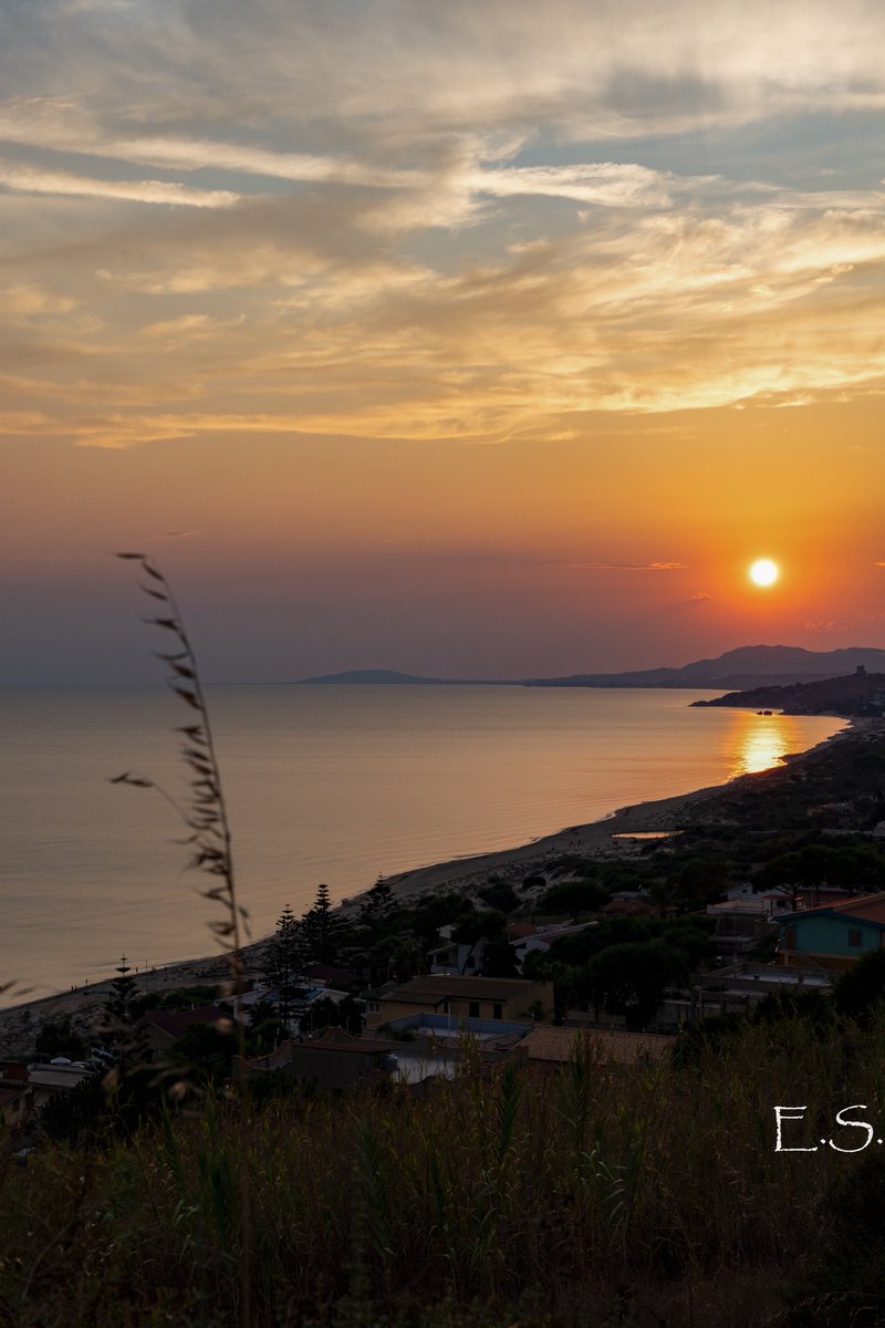 ..the bird dares to break the shell, then the shell breaks open and the bird can fly openly. This is the simplest principle of success. You dream, you dare and you fly...
Israelmore Ayivor