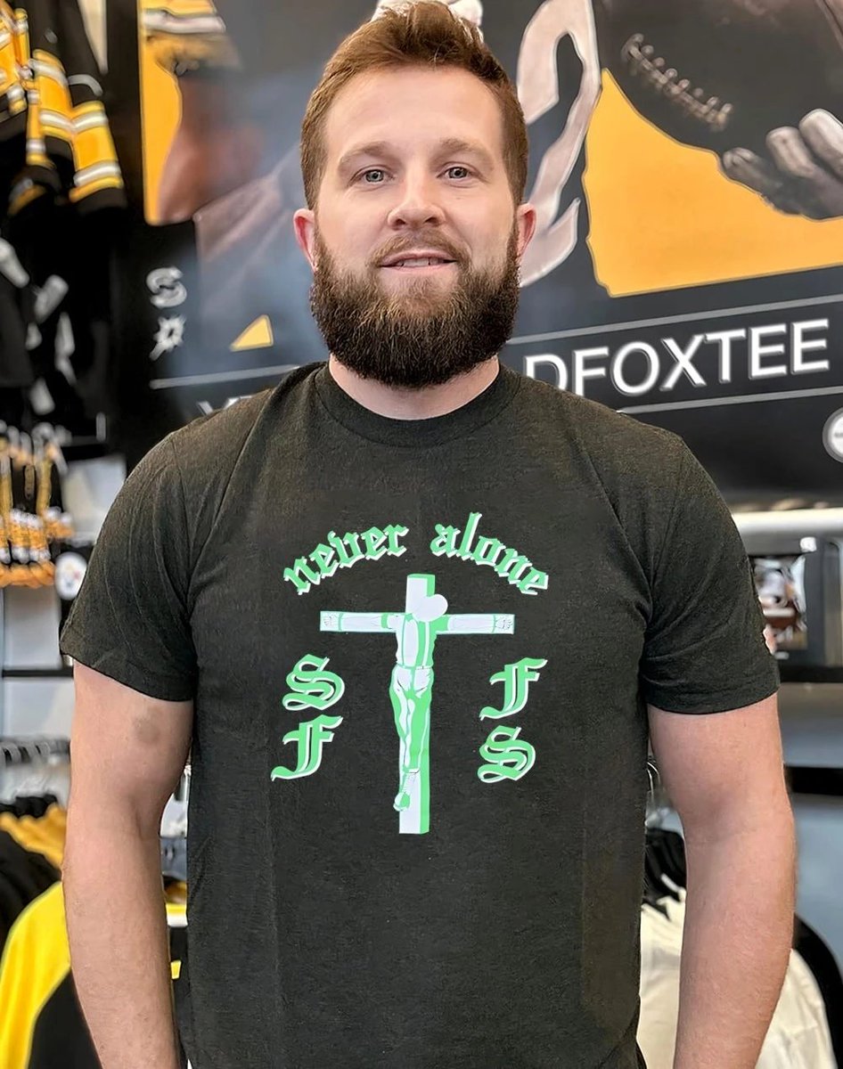 wildfoxtee's tweet image. Faith meets fashion in this “Jesus Never Alone” cross tee ✝️ So meaningful and comfortable—wearing it feels like a blessing. Don’t miss out! Shop now: wildfoxtee.com/product/jesus-… #FaithStyle #BlessedLook #Wildfoxtee