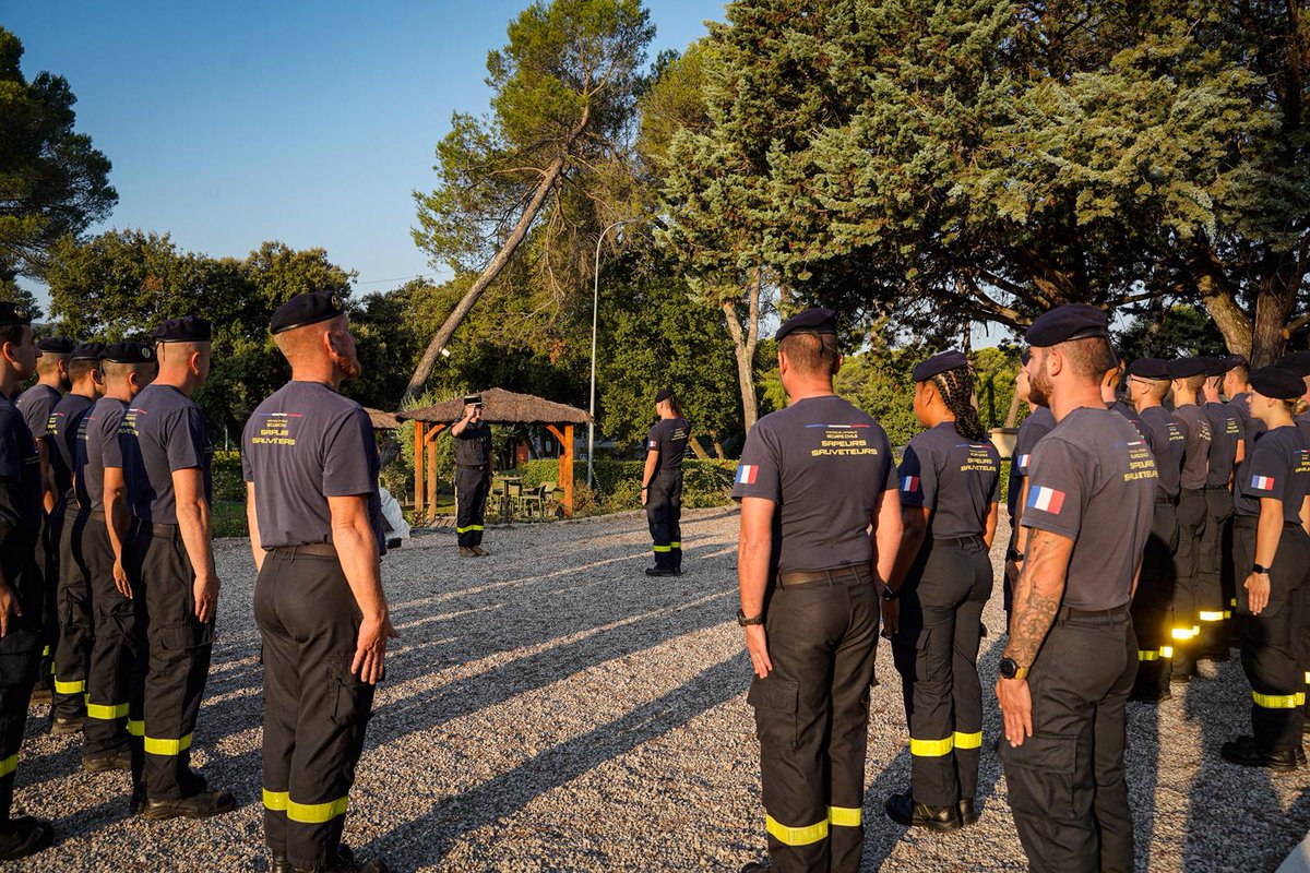 SecCivileFrance's tweet image. 🇪🇸🇫🇷 #EUCivPro Plus de 60 sapeurs-pompiers et sapeurs-sauveteurs sont en chemin vers l&apos;#Espagne dans le cadre du Mécanisme de protection civile de l&apos;Union.
Face aux incendies qui touchent le pays, 2 modules feux de forêt sont déployés en appui des forces de secours locales de la…