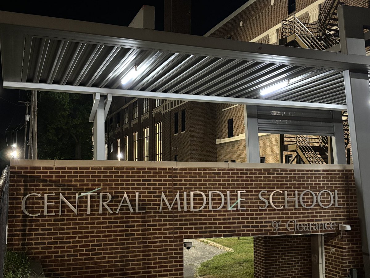TJH (@thellhake) on Twitter photo .<a href="/GrantStephensTV/">Grant Stephens</a> is live <a href="/KCPS_CentralMS/">KCPS Central Middle</a> <a href="/kcpublicschools/">KCPS</a> where classes begin today w/ a special welcome from the <a href="/Chiefs/">Kansas City Chiefs</a> drumline & cheerleaders. .<a href="/GrantStephensTV/">Grant Stephens</a> is live <a href="/KCPS_CentralMS/">KCPS Central Middle</a> <a href="/kcpublicschools/">KCPS</a> where classes begin today w/ a special welcome from the <a href="/Chiefs/">Kansas City Chiefs</a> drumline & cheerleaders.