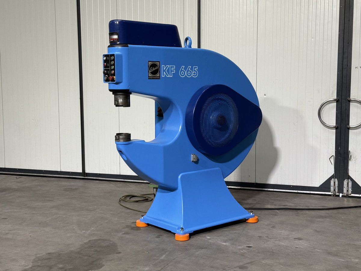 mach4metal's tweet image. Eckold Kraftformer KF 665 YOP 2000 
motorised machine for Shrinking, Stretching,&amp;amp;nbsp;Doming, Planishing, Reforming, Flattening, Straightening
Number of strokes  150 / 300 / 600Min.
Maximum sheet thickness 6.0mm
Horizontal troath 675mm
Vertical troath  450mm
Power 4.1kW
 #eckold