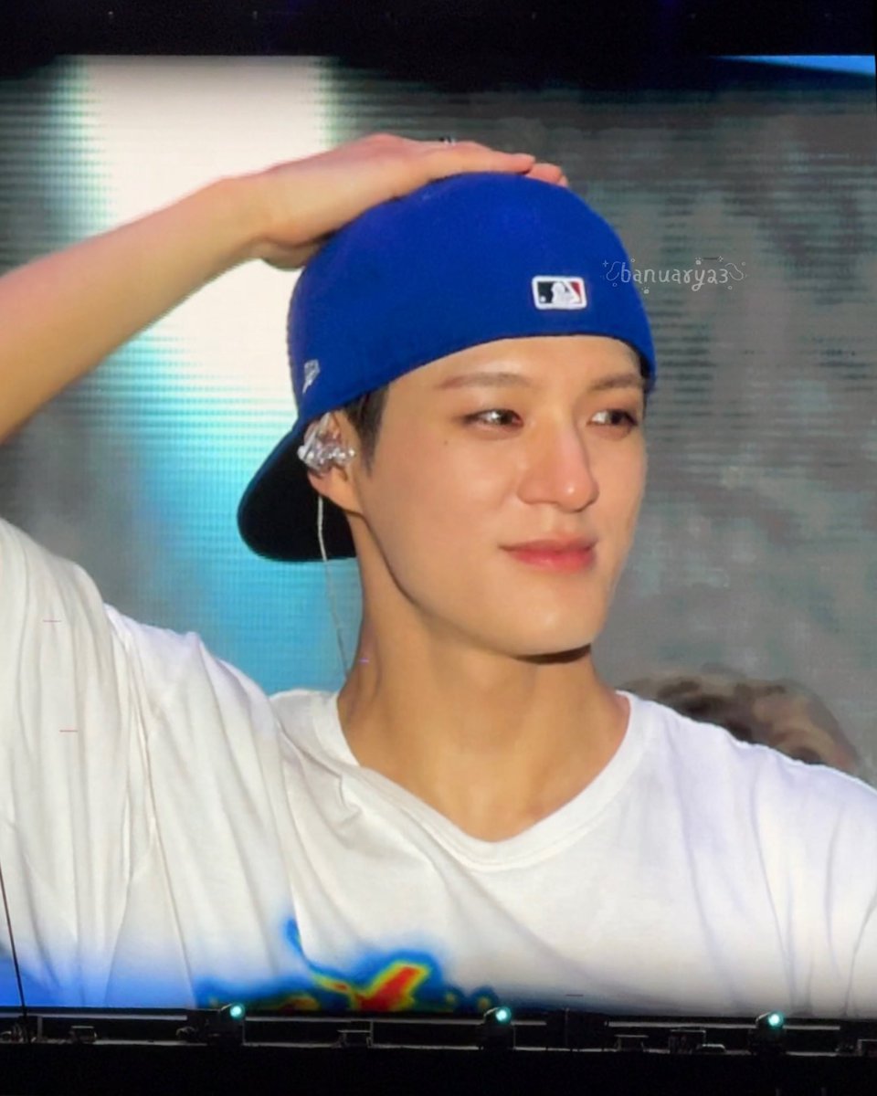 밴율리; tweet media