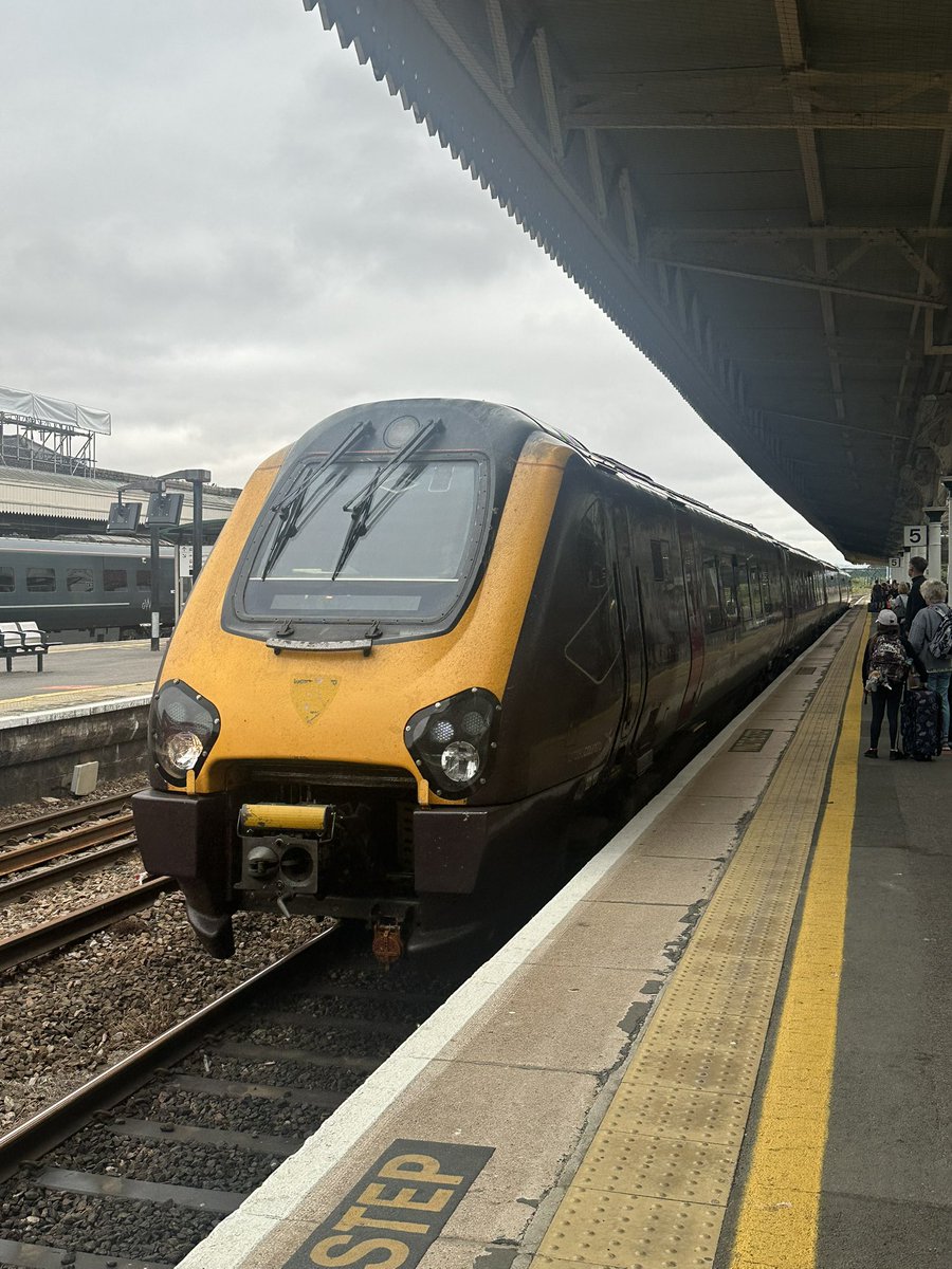 Saint_Burnard's tweet photo. Late and standing room only. Thanks @CrossCountryUK what an enjoyable journey. https://t.co/3KRvrxMqJu