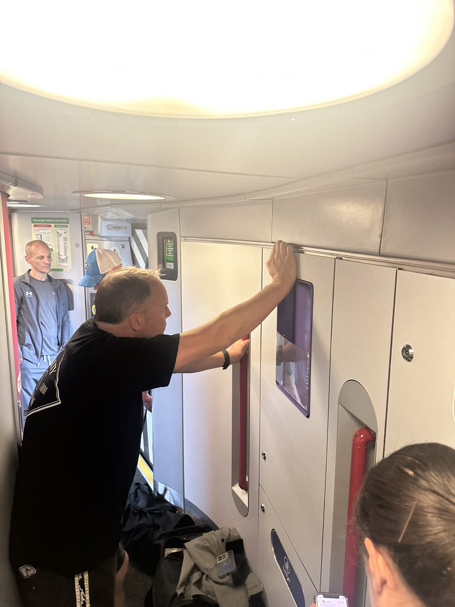 Saint_Burnard's tweet photo. Late and standing room only. Thanks @CrossCountryUK what an enjoyable journey. https://t.co/3KRvrxMqJu
