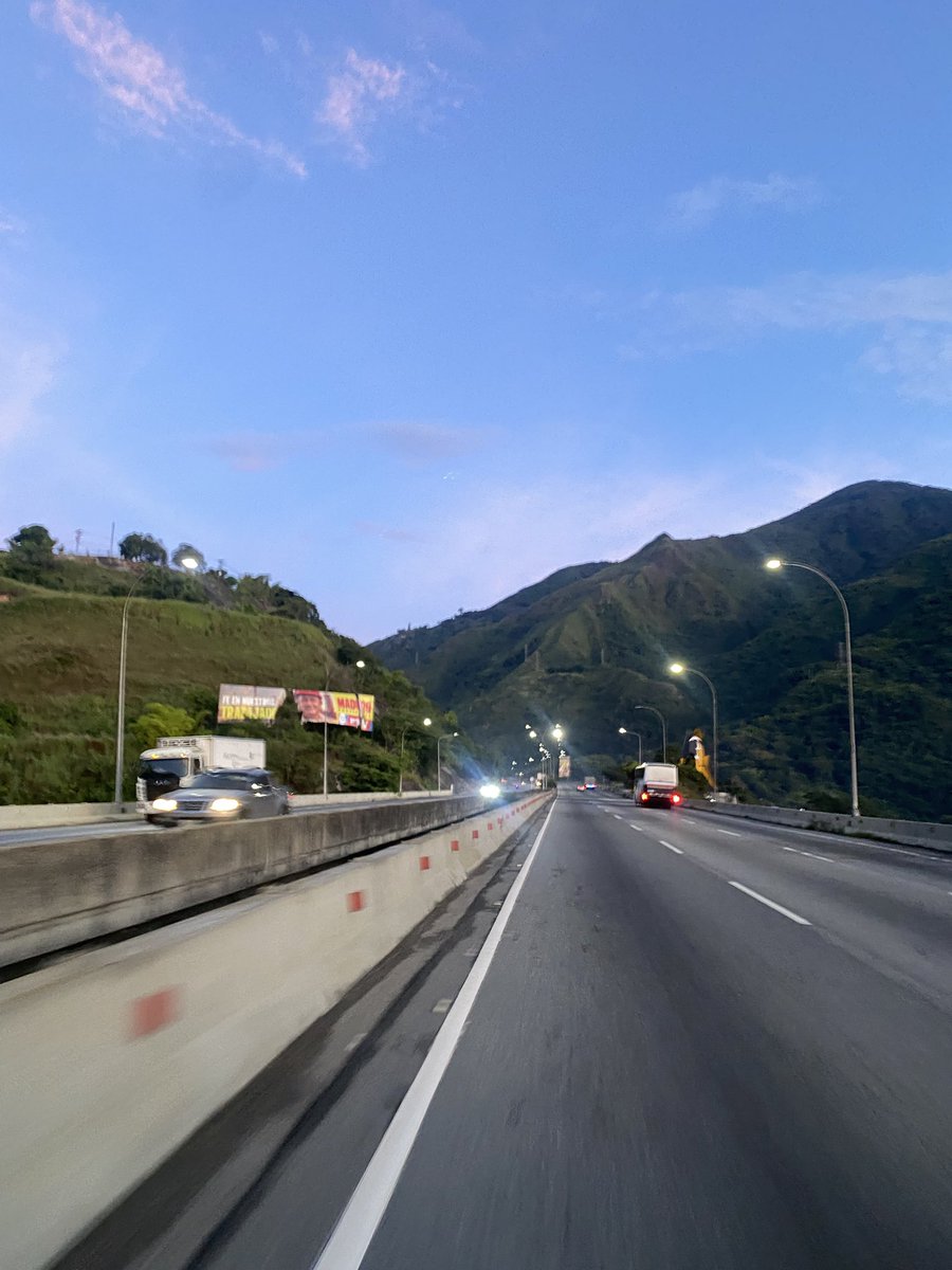 Buenos días 
#GMA

Sin novedad en ambos sentidos   

06:19hrs