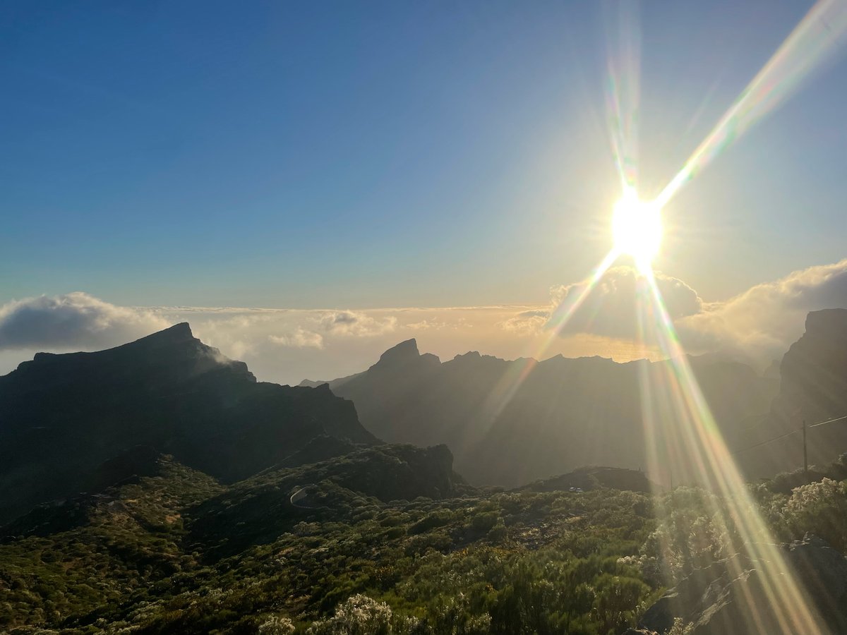 Valles21_'s tweet photo. Tenerife, Islas Canarias 🇮🇨
Parque Nacional del Teide📍
#teide #canarias #islas #vistas #naturaleza #Amanecer https://t.co/Hs3xbkCHYI