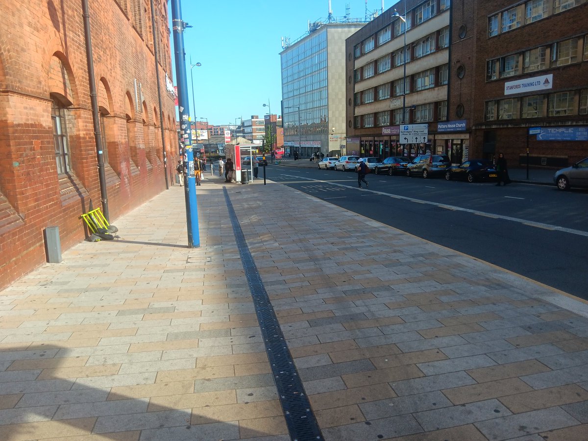 Before &amp; After. Great to see community going out of their way to keep the streets of Digbeth clean and tidy, showing just what business, community and the council can achieve by working together.  #LookUpBirmingham #LookUpDigbeth.  Well done <a href="/x_brum/">Brum X</a> and <a href="/Bradford_St_Bhm/">Friends of Bradford Street</a>