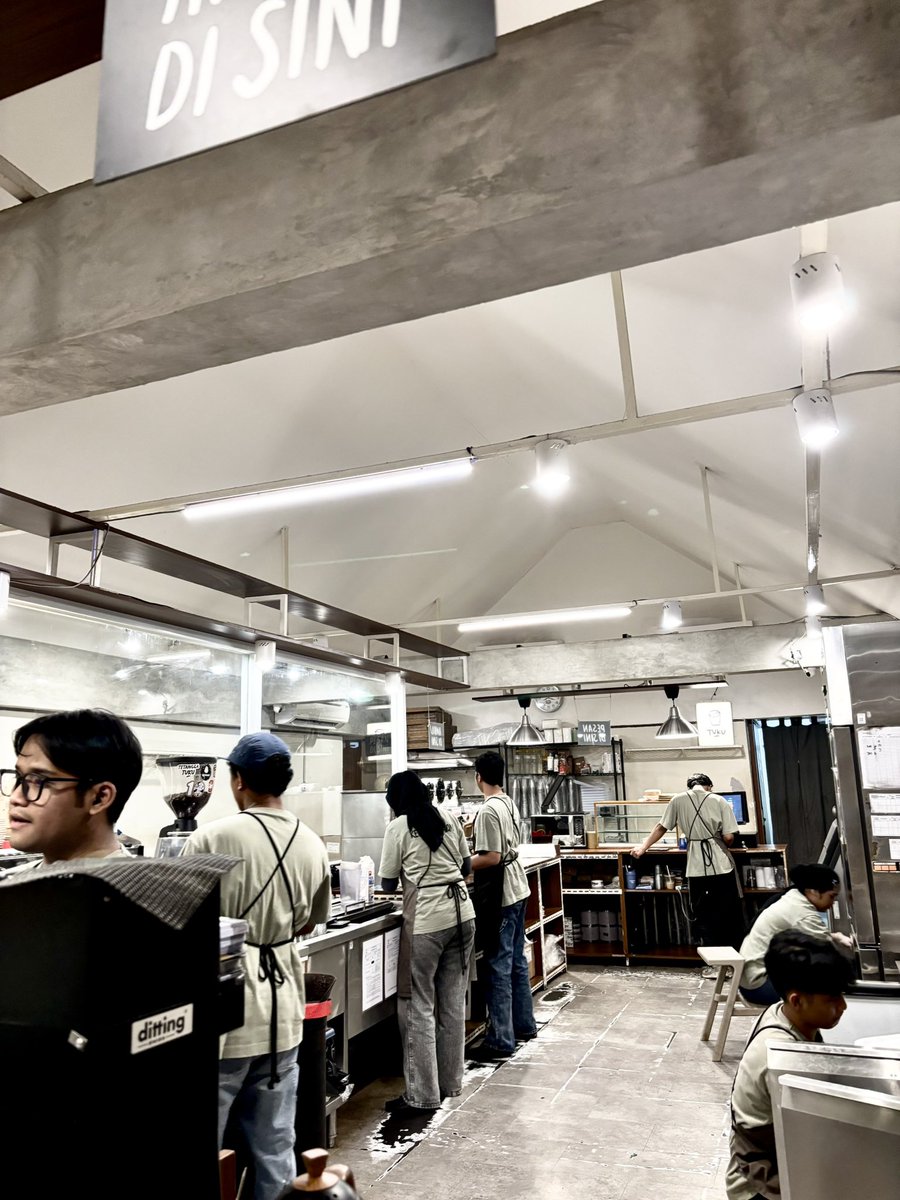 Rewga's tweet image. Coffee’s almost ready, who’s in?