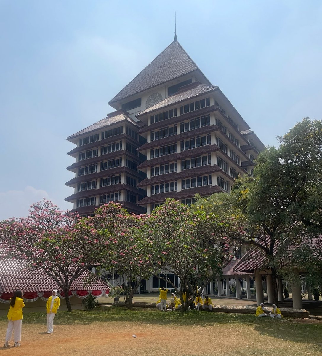 kastratofe's tweet photo. Universitas Indonesia will officially begin its new semester in one week. https://t.co/mxzjckBIuQ