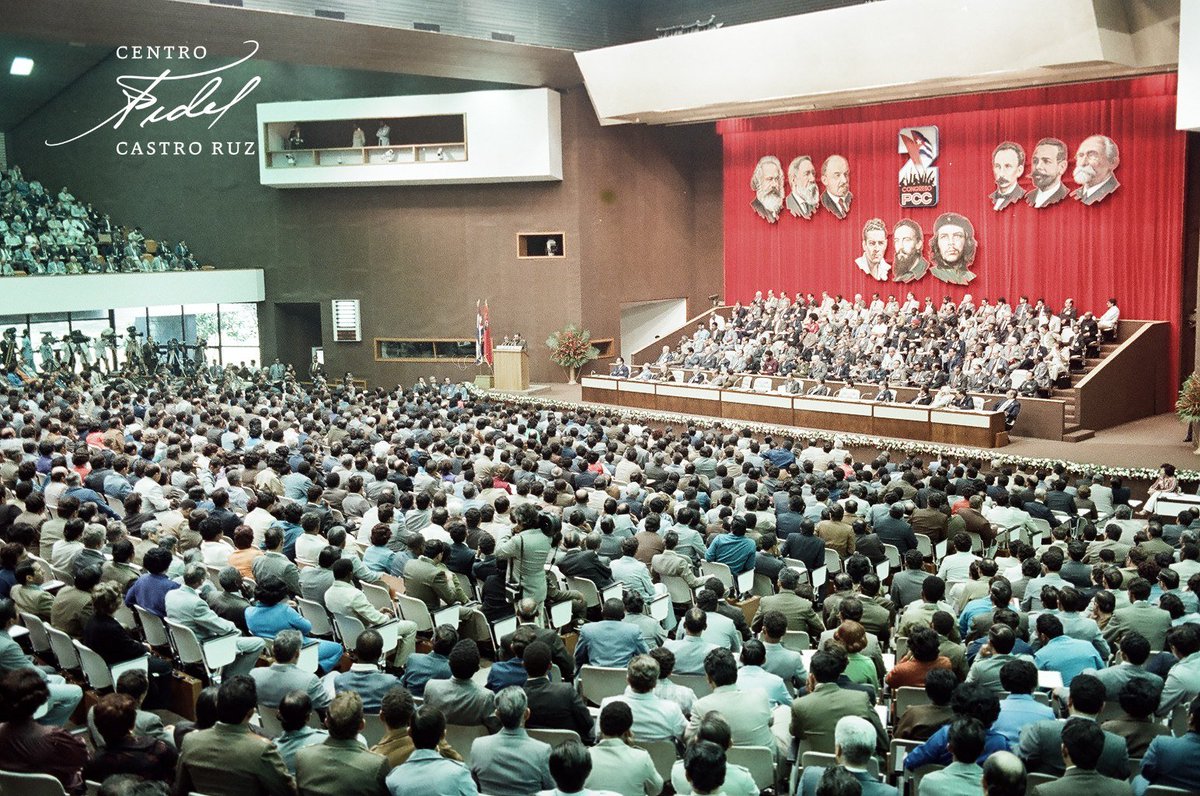 El <a href="/PartidoPCC/">Partido Comunista de Cuba</a> es una vanguardia, una selección, que aspiramos que se vaya nutriendo de los elementos más avanzados, más revolucionarios de la sociedad. Una trinchera de trabajo y de sacrificio.
#CienAñosPrimerPCC