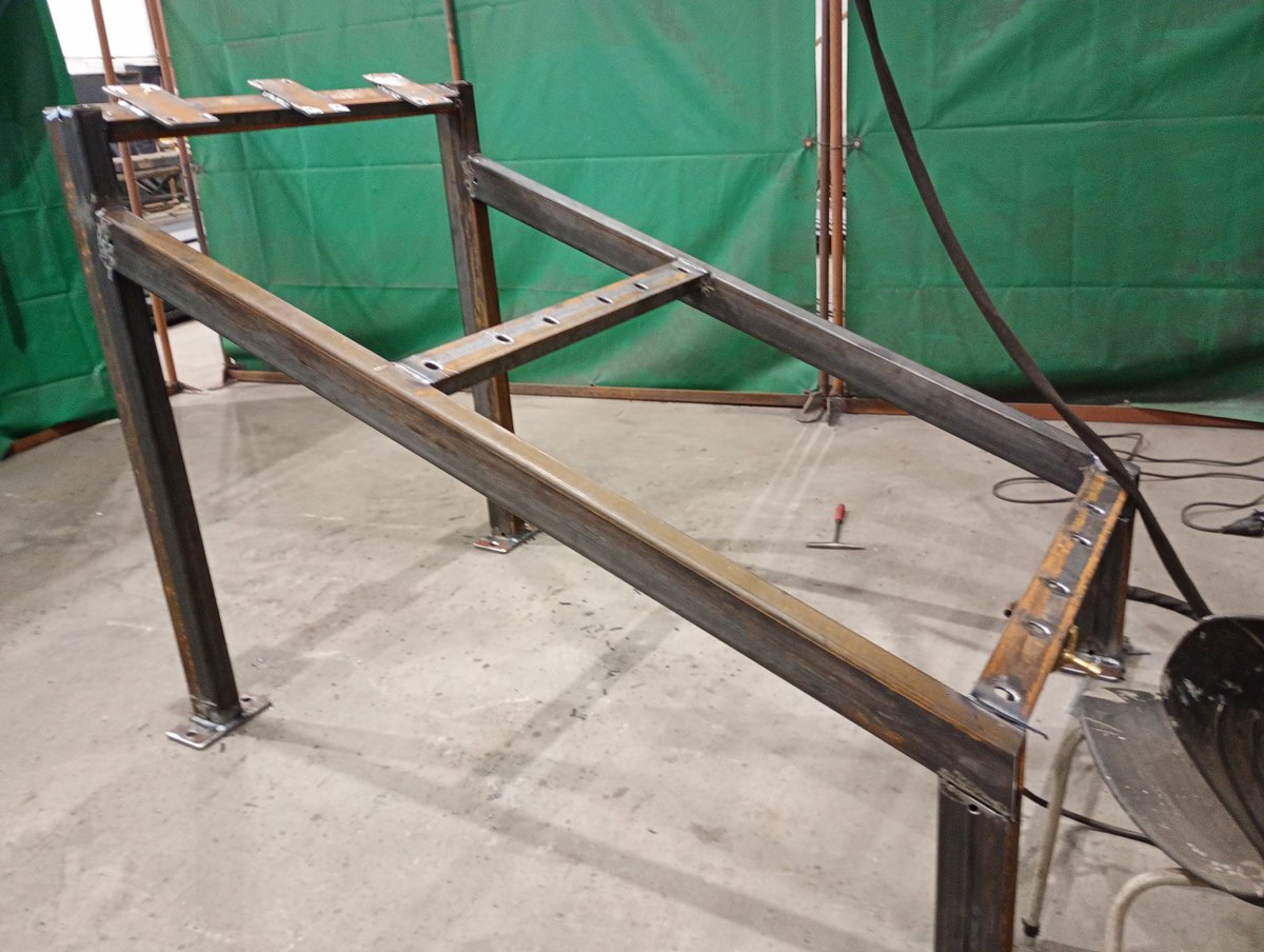 Someone here asked me recently, 
"Are you really a welder?"
- No, I just know this chick who is and she sends me all these pics and videos so I can pretend to be one 🥴
Welding this piece of shit platform today, with tons of rust on it. Sloppy work by the plate worker.