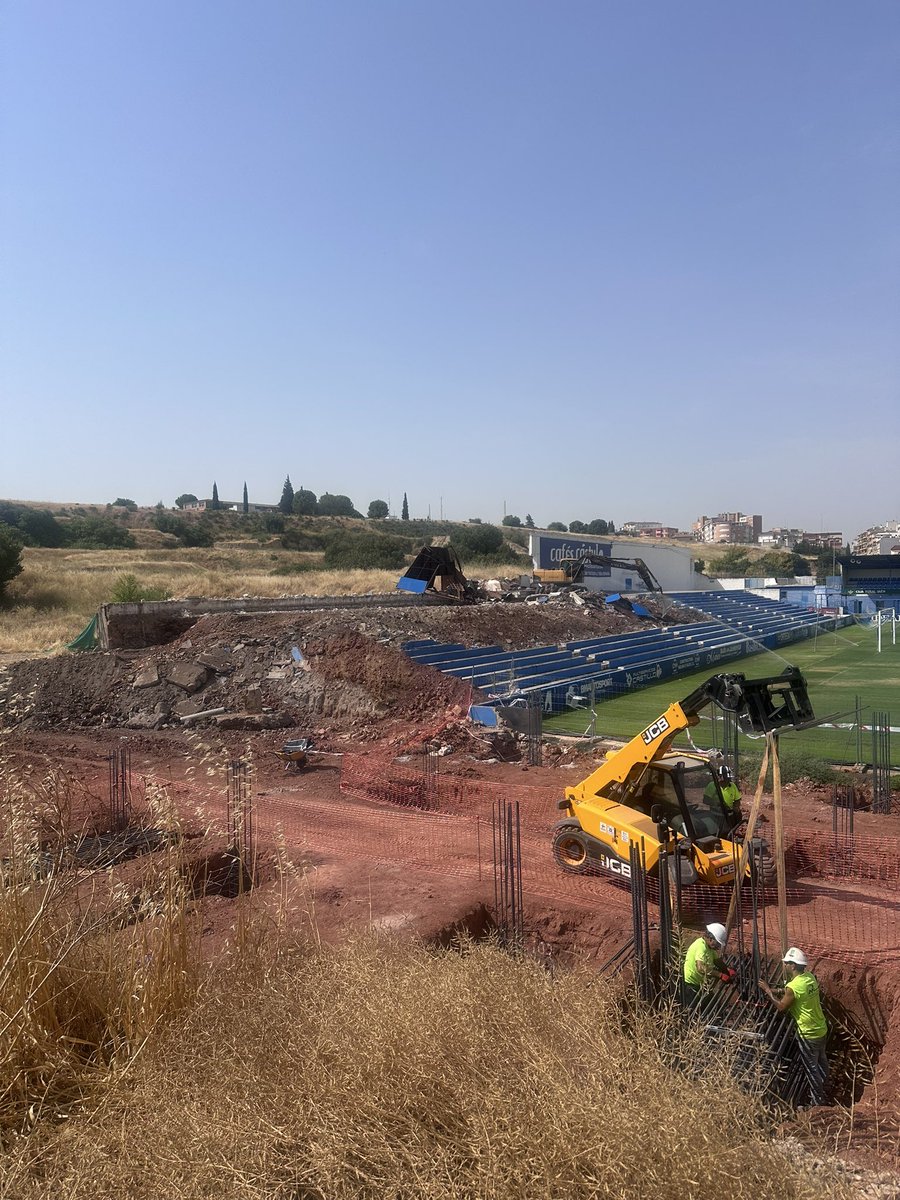 El nuevo Linajeros va cogiendo forma.

Ganas de ver terminada la casa del <a href="/Linares_Dptvo/">Linares Deportivo 💙⚒</a> 

Vía <a href="/RadioGachi/">Radio Gachi 💛💚🤍❤️💙</a>