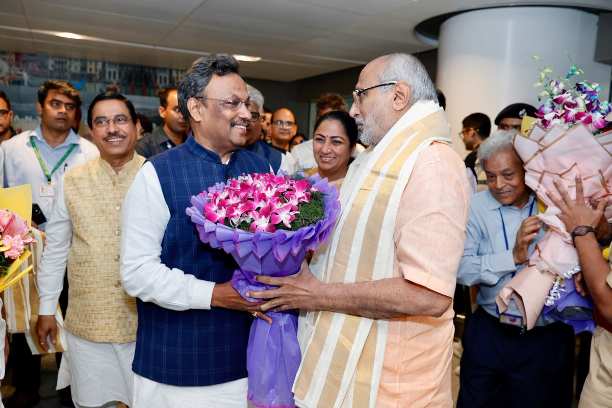 स्वागत व अभिनंदन!

महाराष्ट्र के राज्यपाल व NDA के उप-राष्ट्रपति उम्मीदवार सी.पी. राधाकृष्णन जी का दिल्ली में स्वागत करके शुभकामनाएं दीं। आगामी चुनाव में आपकी विजय श्री की कामना है।

<a href="/CPRGuv/">VP Office</a>