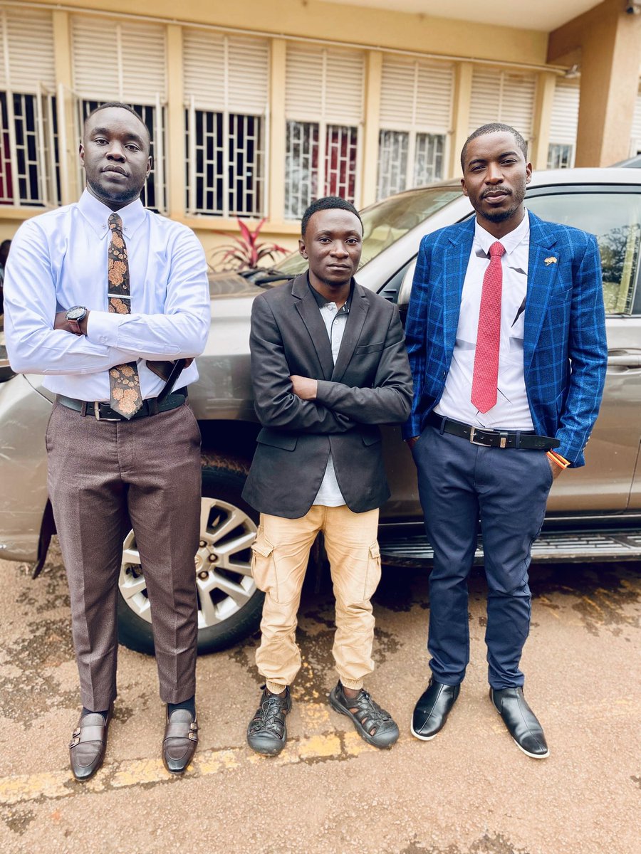 AkisoBenjamin's tweet photo. Earlier today, I appeared as a surety to bail out comrades who were arrested trying to fight for marginalized groups of people being vacated from their land while constructing the deadly pipeline called EACOP.
I was also with comrade @KuleRonaldMbing who's to appear for an hearing tomorrow at high court lira.
#JusticeforAllPoliticalPrisoners