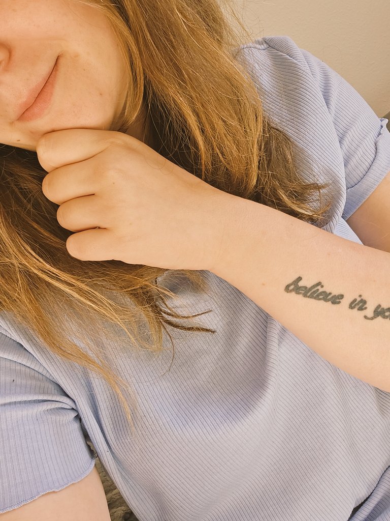 Hello hoffe ihr hattet einen schönen Vormittag ❤️ Mehr könnt ihr im Link auf meinem profil sehen  💙 #onlyfans #curve #onlyfanspromo #Tattoo