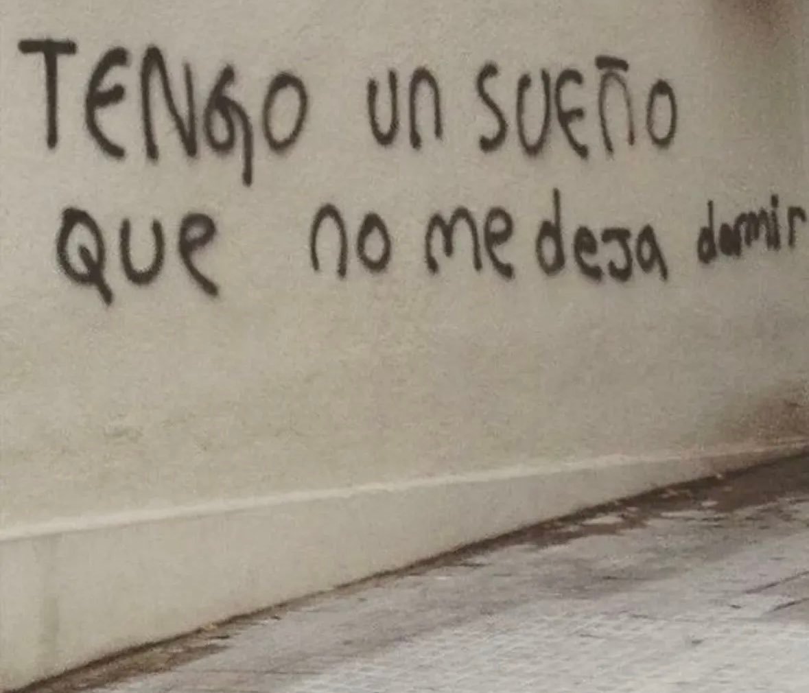 Dicen q cuando tenes un sueño, seguis durmiendo o te levantas para alcanzarlo !!
Buenos dias !!😊😊