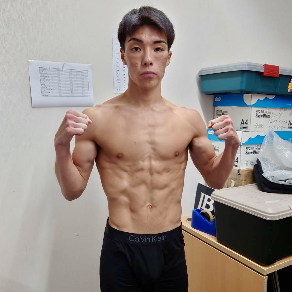 watanabe_gym's tweet photo. 🔥 8月19日（火）後楽園ホール「WLD.3」 🔥
OPBF王座の初防衛戦に臨む横山葵海と、WBOアジア王者の藤原茜、日本ランカー岡朱里が計量をパスしました。試合の模様は「Travel TV」でライブ配信となります。応援よろしくお願いします！💥
#横山葵海
#藤原茜
#岡朱里　
https://t.co/AFxvTnkPg6 https://t.co/AFVLXAE1XZ