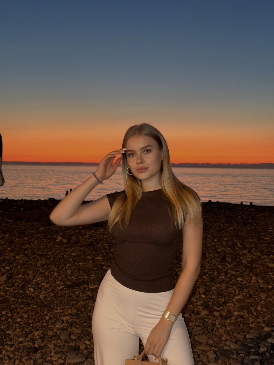 alexacrypto_'s tweet image. Diamonds are cool, but I prefer digital ones 💎 on-chain. #CryptoGirl