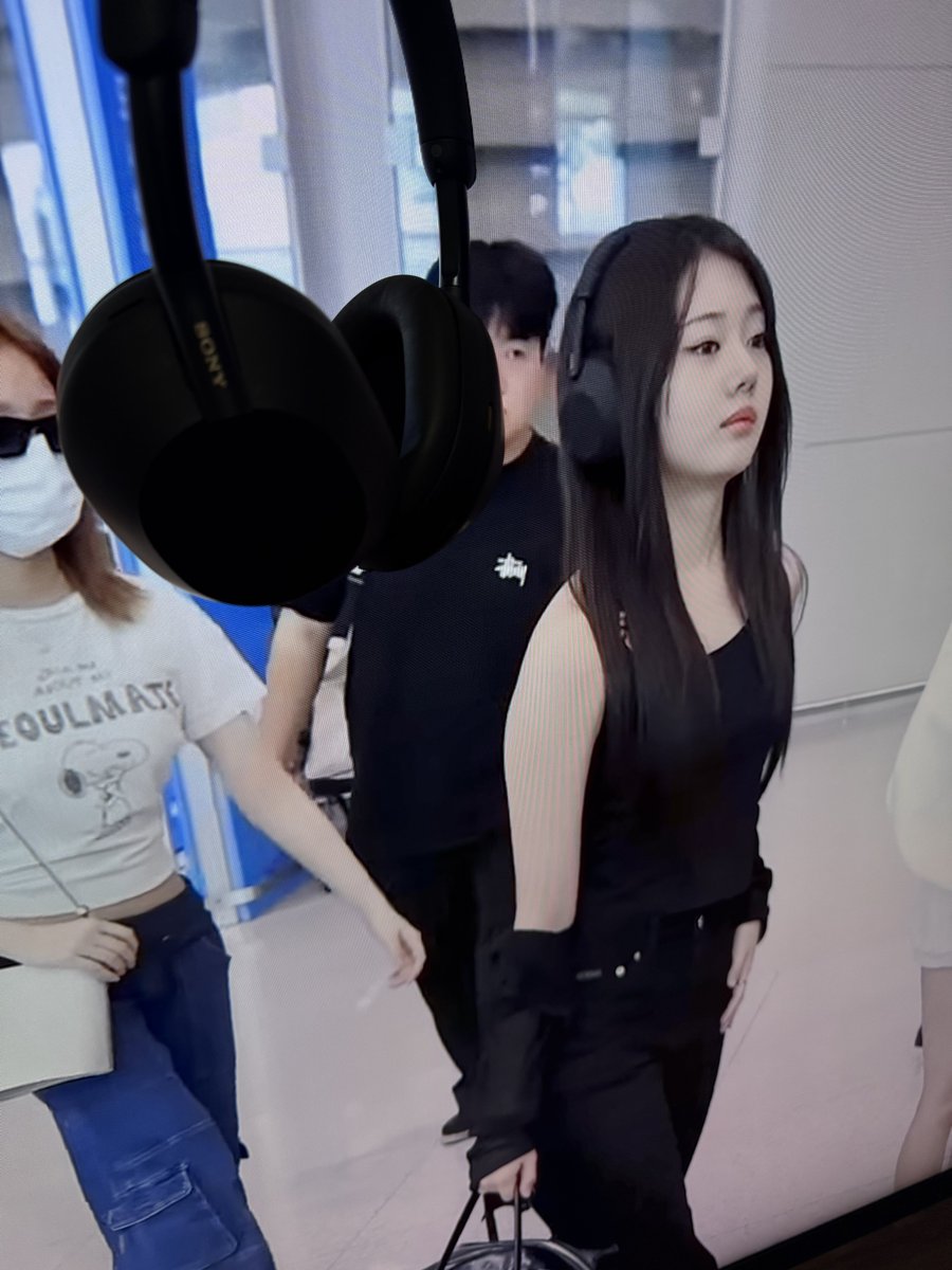 持ってた🎧🤣

#RORA #로라 #ロラ #LeeDain #이다인 #ダインさん #李茶仁
#かわよ