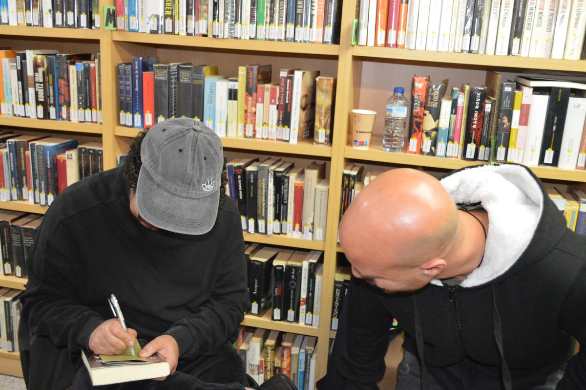 🎯Justícia amplia el nombre de mediadors interculturals als centres penitenciaris
📈S’incrementaran de 21 a 26 els professionals que vetllen per afavorir la convivència i el diàleg intercultural
🌍 El Programa de mediació intercultural a les presons catalanes funciona des de