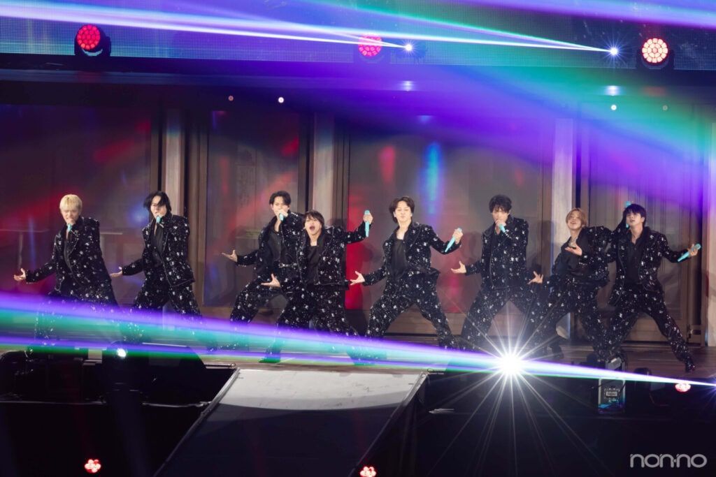 nonno_staff's tweet photo. 🎤 #timelesz
ネタバレ注意!!!
新体制初のアリーナツアー“一万字”レポ✍

8/7 横浜アリーナ初日『We’re timeless LIVE TOUR 2025 epsode 1 ～FAM～』の様子をお届け✨

✔曲中の一人一人の挨拶
✔新体制ならではのMCタイム
✔エモすぎる  #タイプロ 課題曲ゾーン
✔嬉しいサプライズ発表etc…

記念すべきライブの一部始終を臨場感たっぷりでお届けします📝✨
▶▷https://t.co/nMgRJMy27F

#timelesz_episode1
#ノンノ #nonno