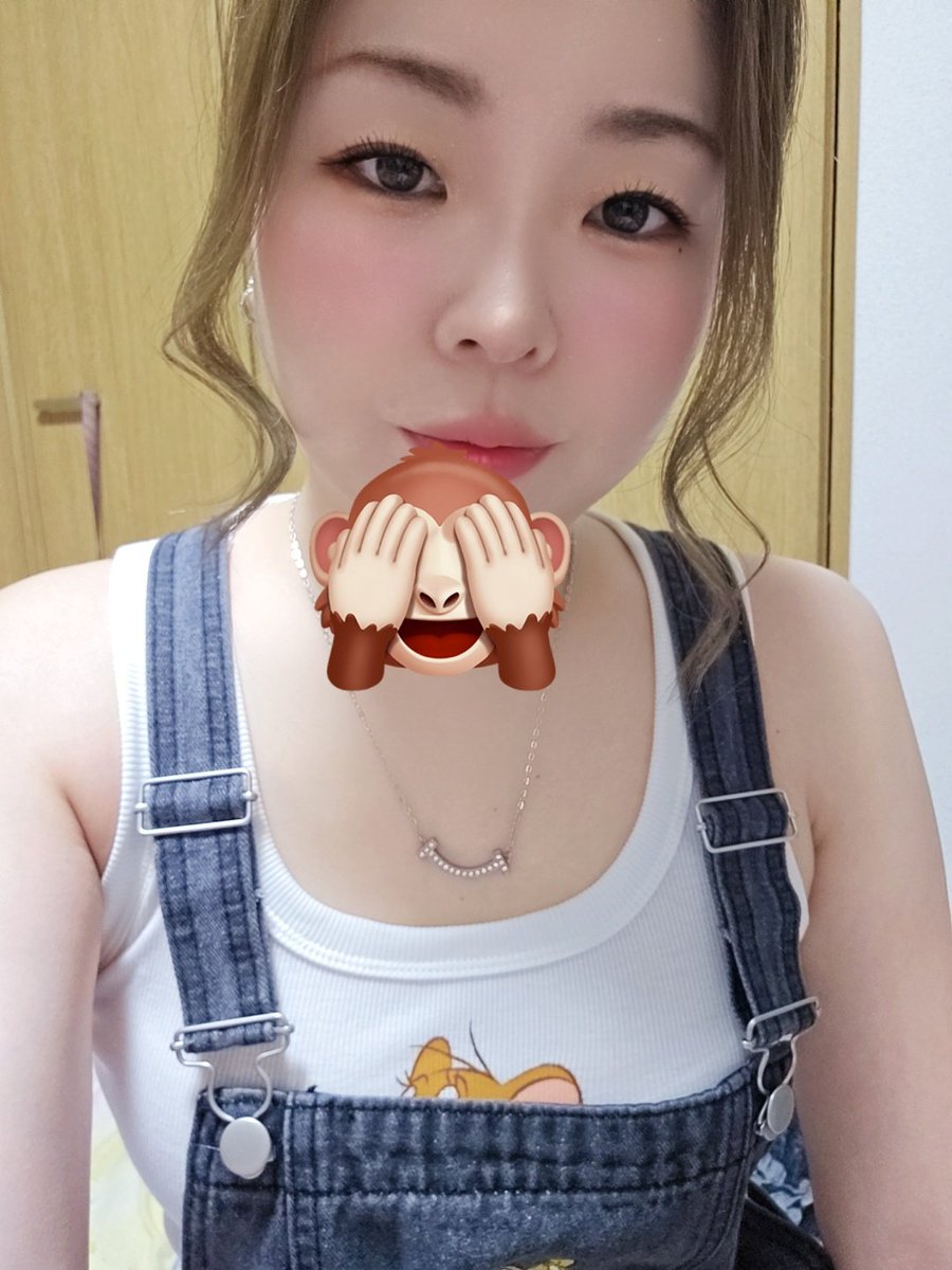 mmkt128's tweet photo. いい歳してトムジェリの
タンクトップ着た時のやーつ笑
二の腕たくましくなったな、、笑 https://t.co/Vjy7CkZmGq