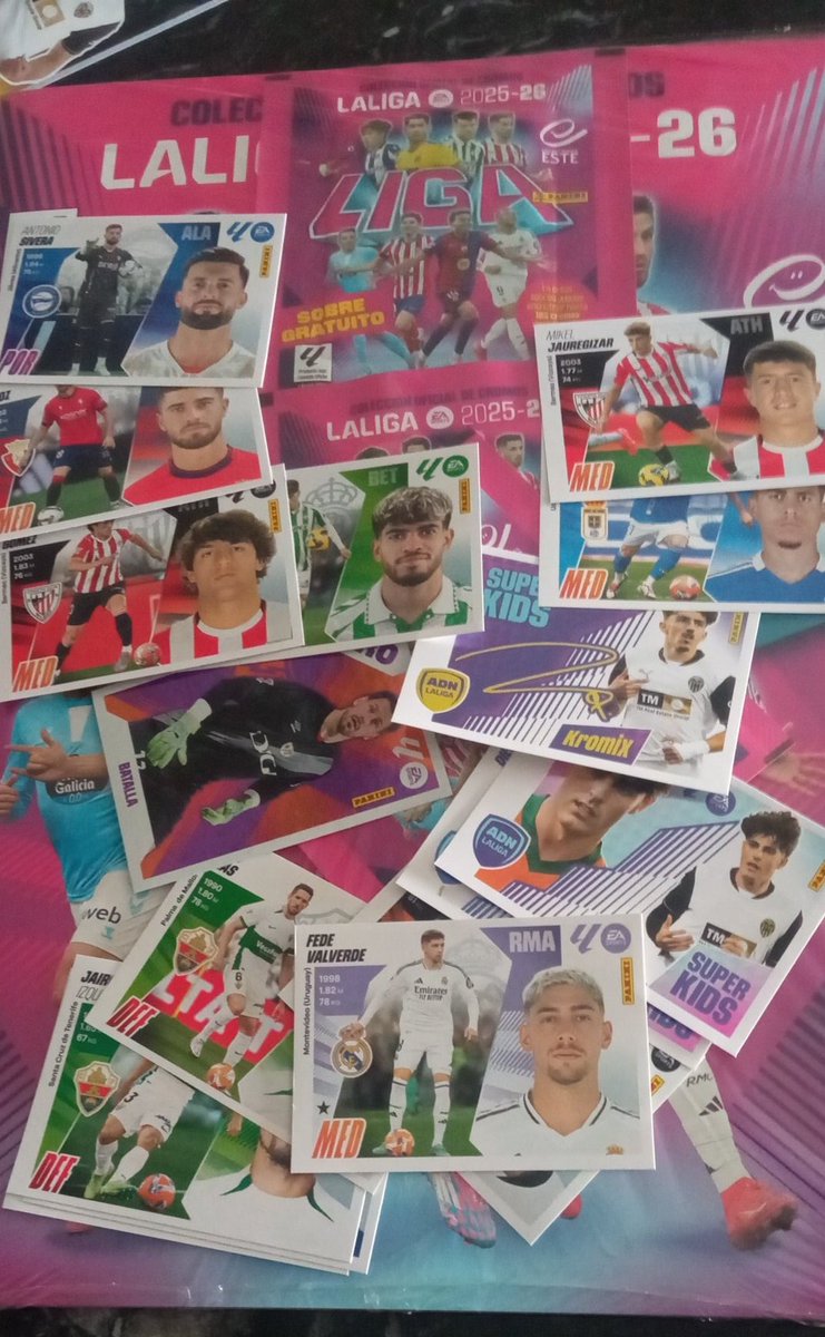 Desde la temporada 93/94, siempre con la misma ilusión de un niño. Esa sensación de abrir "un paquete de estampas" como le decíamos en mi pueblo... Vamos a por otra más @paninicromos