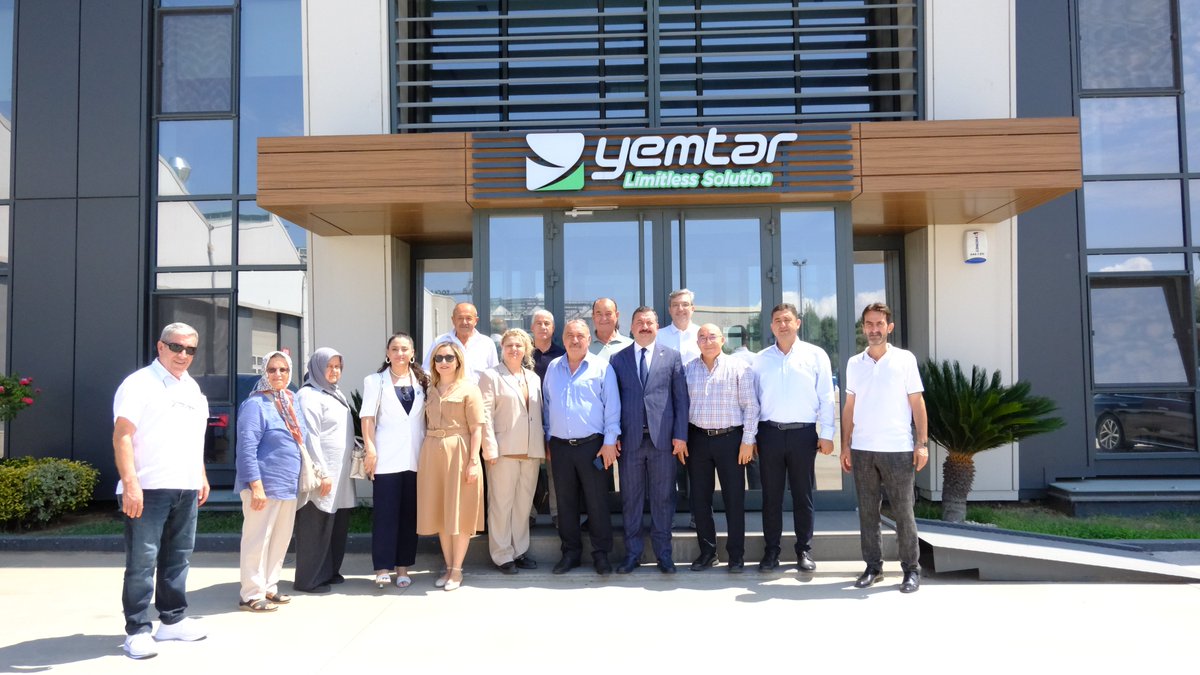 📍Yemtar / Bandırma 

MHP Bandırma İlçe Başkanımız Bekir BOZKURT, İlçe Yönetim Kurulu Üyelerimiz ve KAÇEP Başkanımız ile birlikte 44 ülkeye ihracatı bulunan bölgemizin üretim ve istihdama önemli güçlü katkıları bulunan Bandirmadan dünya'ya açılan markamız YEMTAR'ı ziyaret ettik.