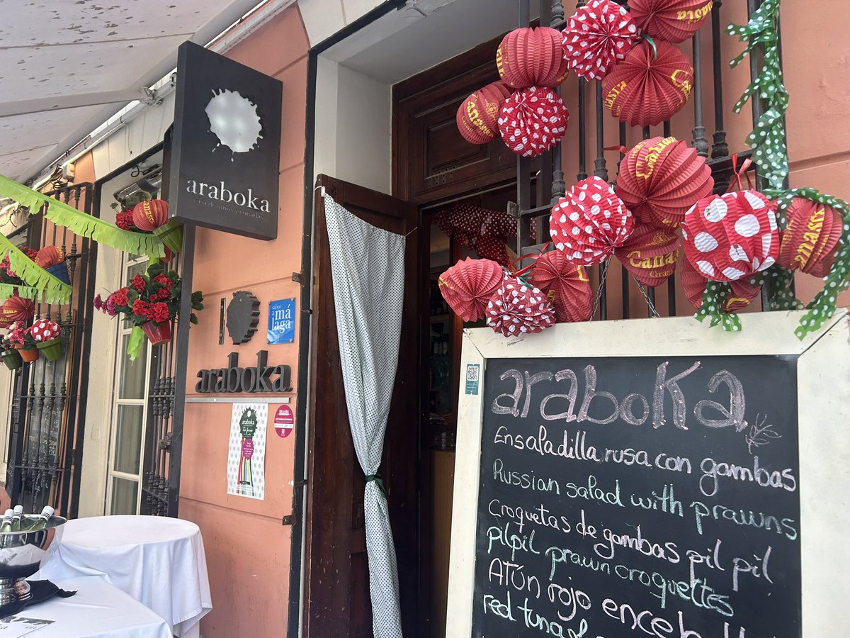 COPE MÁLAGA (@copemalaga) on Twitter photo 🥘 En unos minutos hablamos de gastronomía malagueña con los amigos de <a href="/arabokaRest/">ARABOKA❤️💪</a>
#FeriaMLG de COPE
🎙Te lo cuentan <a href="/pedringj/">Pedro González</a> <a href="/AGarciaAtienza/">Andrés G. Atienza</a> <a href="/EmilioJGuerrero/">Emilio Guerrero</a>
🎚 Javi Campos
📻 97.1FM
📱 APP COPE 🥘 En unos minutos hablamos de gastronomía malagueña con los amigos de <a href="/arabokaRest/">ARABOKA❤️💪</a>
#FeriaMLG de COPE
🎙Te lo cuentan <a href="/pedringj/">Pedro González</a> <a href="/AGarciaAtienza/">Andrés G. Atienza</a> <a href="/EmilioJGuerrero/">Emilio Guerrero</a>
🎚 Javi Campos
📻 97.1FM
📱 APP COPE