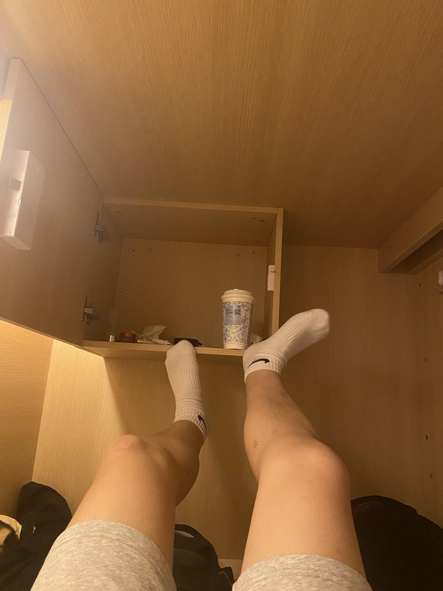 南京青旅现在白天还有查房的  心血来潮拍j照的时候工作人员敲门查房 瞬间吓软 #南京 #青旅 #多园  #南京青旅 <a href="/Jackyxueli/">Harryloveherry</a>