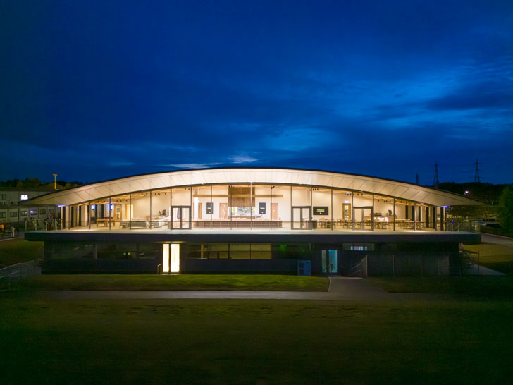 Flooded with natural light, wrapped in warm timber, and designed for seamless flow — <a href="/FosterPartners/">Foster + Partners</a> design Manchester’s MUFC Carrington Training Centre — where architecture fuels both performance and well-being. indiaartndesign.com/light-flow-and…