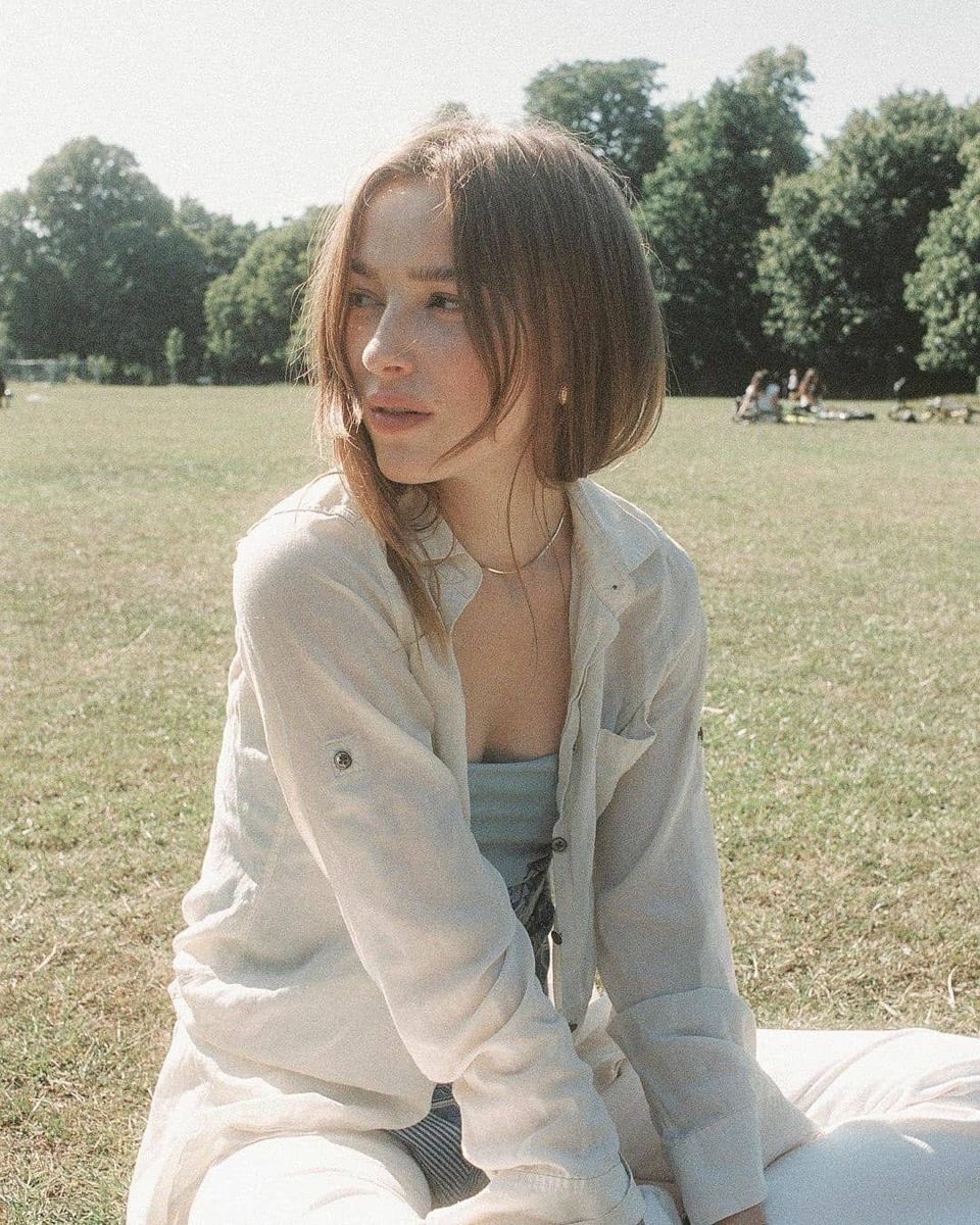 Red, white, blue is in the sky 
Summer's in the air and baby, 
Heaven's in your eyes
I'm your national anthem