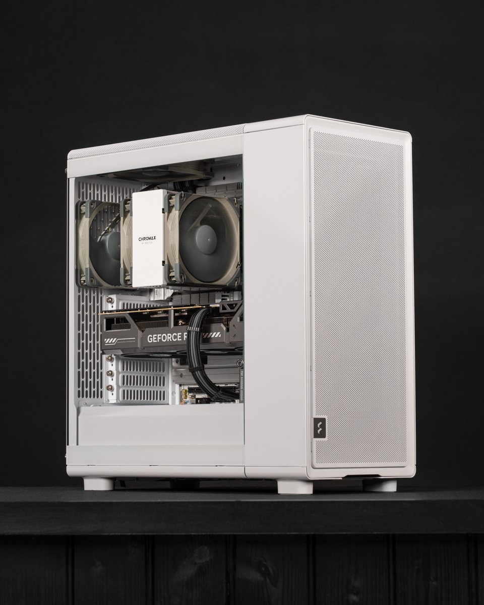 mr_matt_lee's tweet image. Quiet, Classy &amp;amp; Powerful 🩶 My latest Monochrome PC build in the Fractal Design Epoch hits different! Cooled by Noctua’s REDUX line and packing an RTX 5070 Ti, this one is ready to SLAY. Watch the build video here 👉 youtu.be/UQ-fiNoKnuU

@fractalofficial @Noctua_at #pcbuild