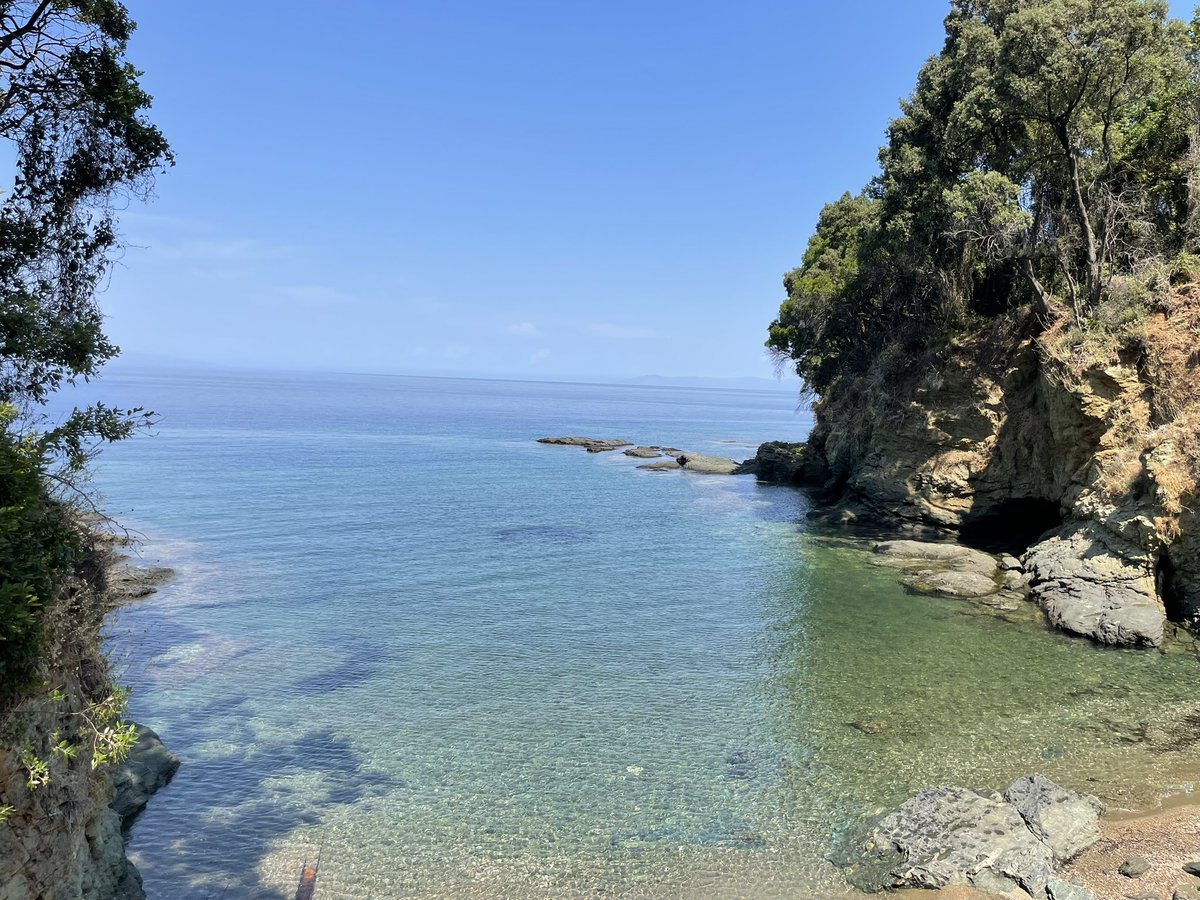 -Θέλω να ηρεμήσεις λίγο.
-Ήρεμη είμαι!🩵💙