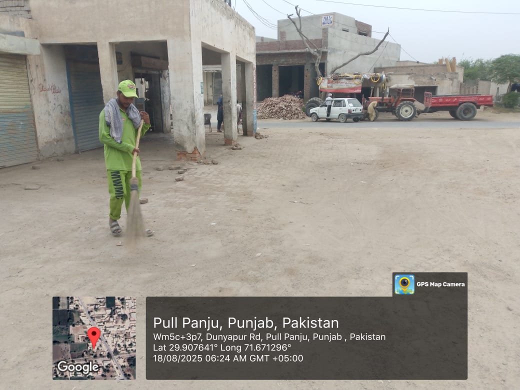 PunjabTehs26739's tweet photo. Manual Sweeping in Tehsil Jahanian
#suthrapunjabprogram
#paceevergreeninitiative
#MWMC https://t.co/Z20NjHJ63u