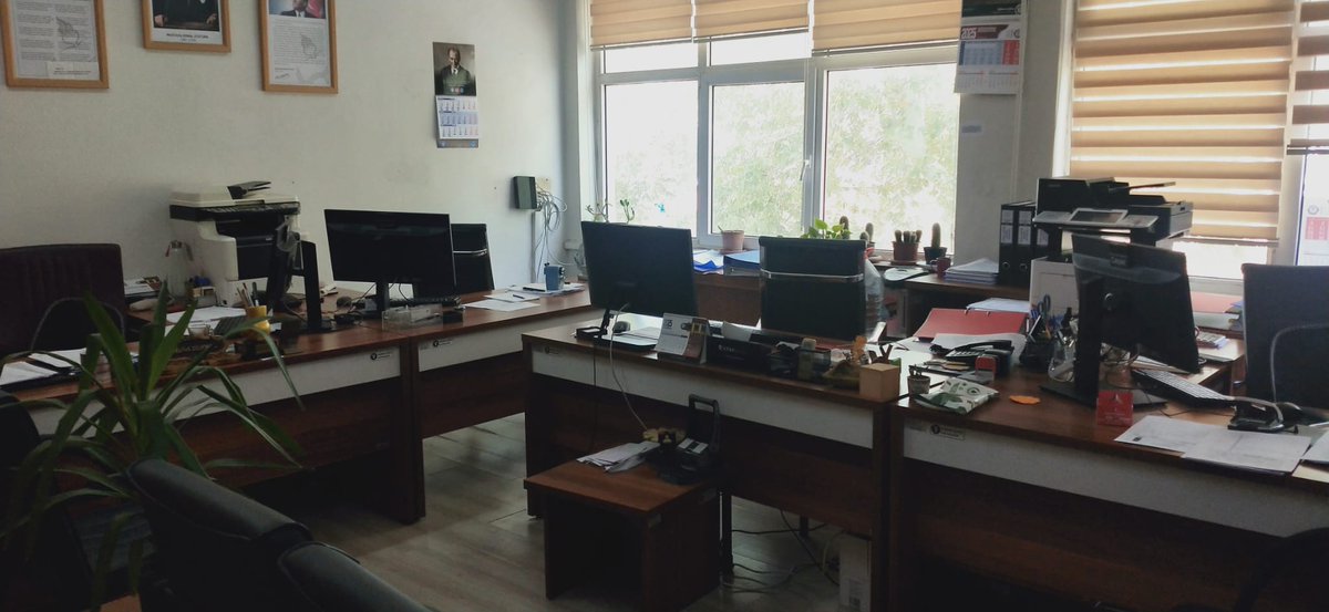ercankurter's tweet photo. Üretimden gelen gücümüzü kullanarak bugün iş bırakıyoruz.
Gelirde adalet, ücrette denge istiyoruz.
18 Ağustos Pazartesi günü Ankara’da büyük miting yapıyoruz.
#MemurAnkaraYolunda 
#MemurAnadoluMeydanında https://t.co/ZAcjRiio16