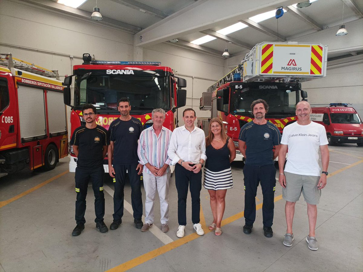 TordealDia's tweet photo. Los Bomberos de la Diputación de Valladolid prestan su apoyo en las tareas de extinción en el norte de la provincia de Palencia. @Dip_Va 

Más información ---> https://t.co/gjhhmSwKL5 https://t.co/AqFiCdqadu