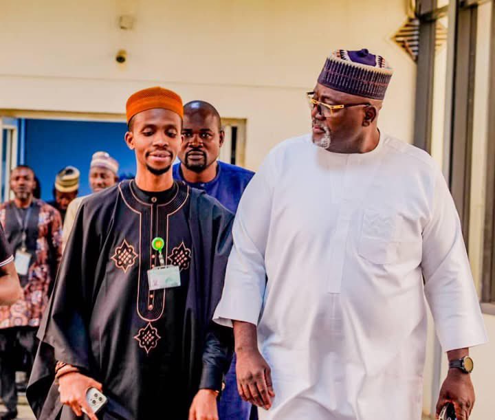 B_ELRUFAI's tweet image. In the name of Allah SWT, the most Beneficent, the most Compassionate. I am pleased to announce that my team of Counselors, some members of our constituency team and coordinators have provided free birthing kits to pregnant women in Kaduna North Federal Constituency. The…