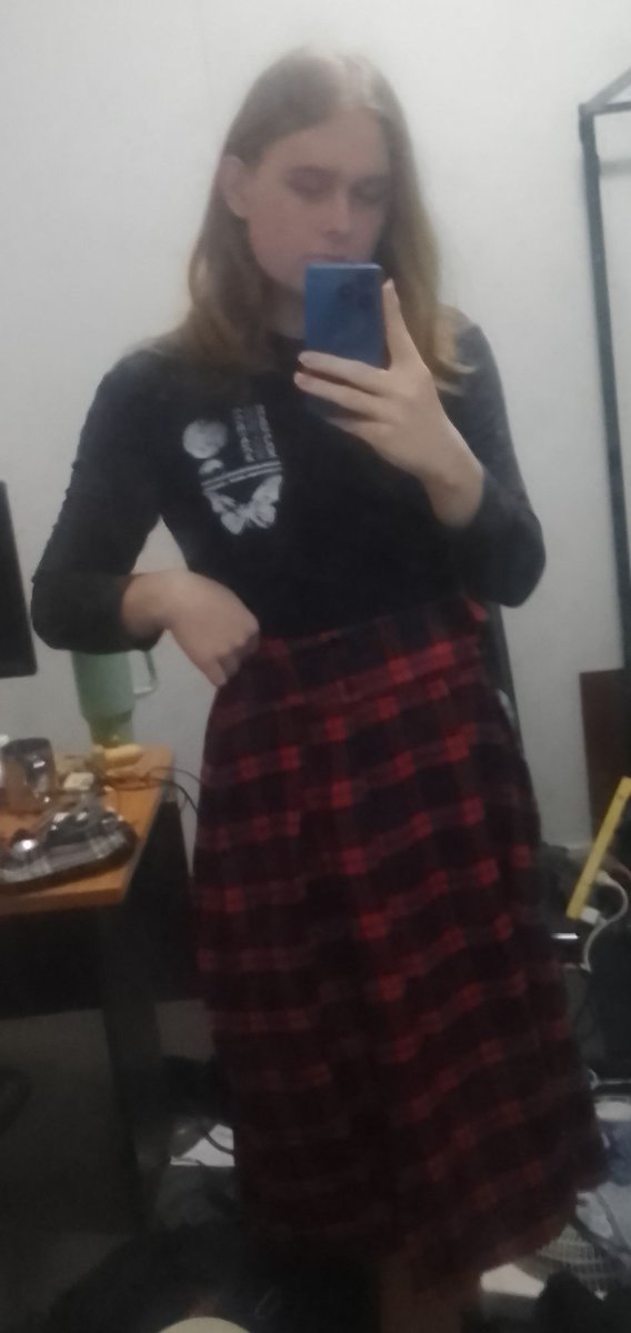 that_sponkler's tweet image. Hi,,, If you think I look cute you have to read my Yuri those are the rules,,,