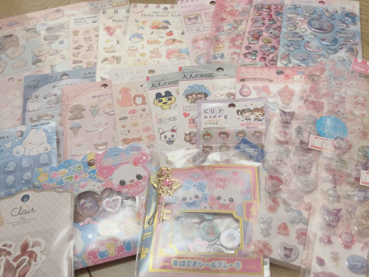 ne___mu3's tweet photo. かわいいシール帳つくるんだ🌟 https://t.co/yfIprHVw0b