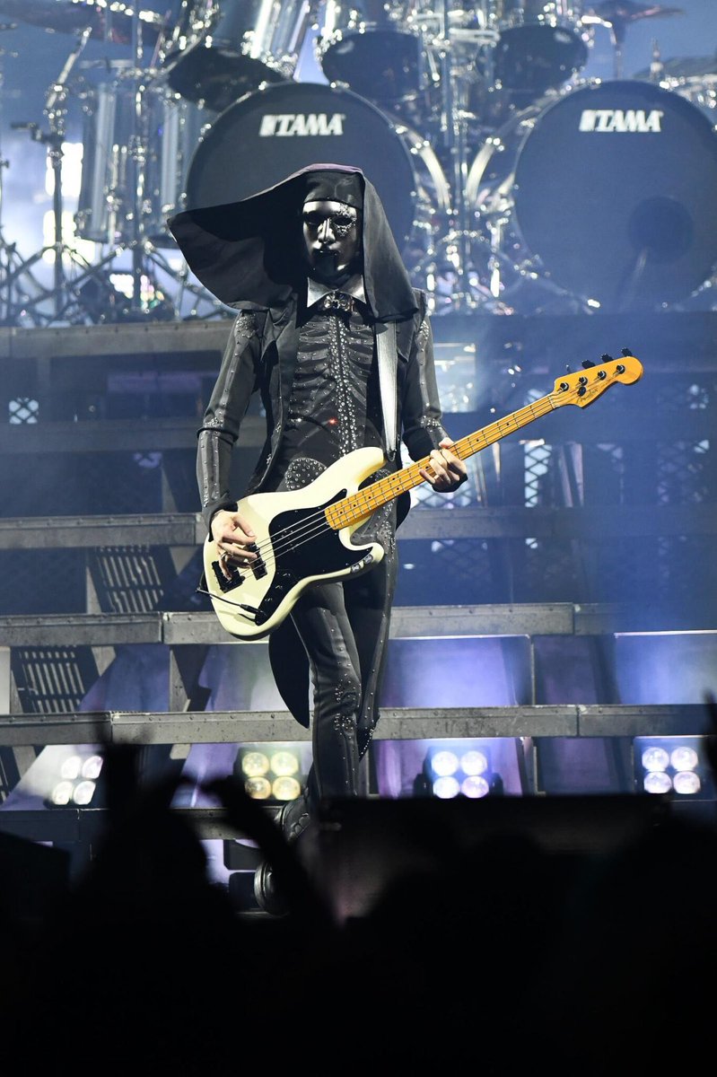 I am absolutely normal about Rain in this era.. 🖤✨ Rock that veil bb!