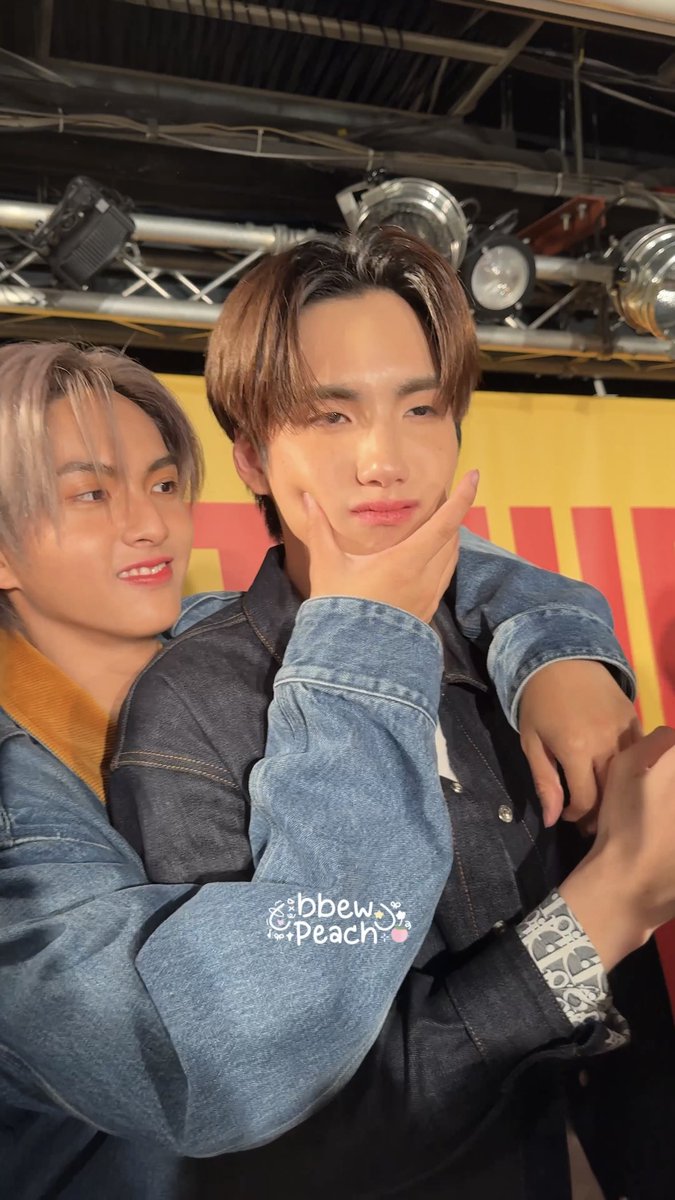 ・✿.。. ᴘɪɴᴇᴀʀᴇ *.:。✿*゚ ft. Phuper all the time tweet media