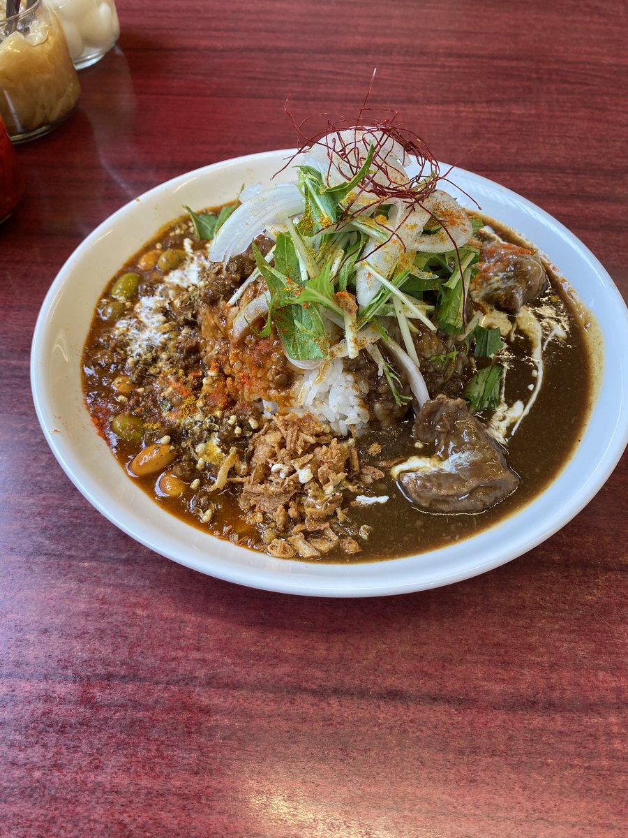 家からめっちゃ近い焼肉屋のカレー🍛
ばりうまいんよ
ちなみに焼肉は食べに来たことないw
焼肉屋やのにカレーしか食べたことないw