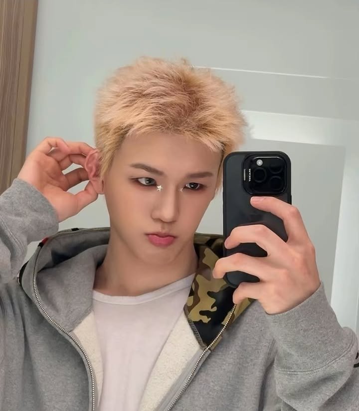 Minhocatzito's tweet photo. somos a mesma pessoa, e quem discordar está totalmente errado
#ONLYBSelcaDay #ONLYBSD
#JUSTB #ONLYB #Bain #byeonghee @JUSTB_Official @JUSTB_twt https://t.co/DChFakC0KG