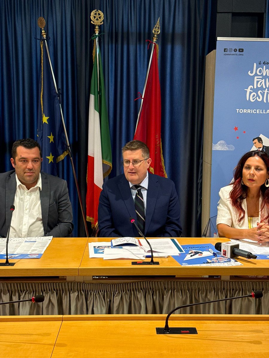 🎉Presentata la XX edizione del John Fante Festival a Torricella Peligna: incontri, letture e dialogo tra culture per celebrare lo scrittore italoamericano figlio d’Abruzzo.
20 anni di cultura, identità e futuro. johnfante.org
#JohnFante #Abruzzo