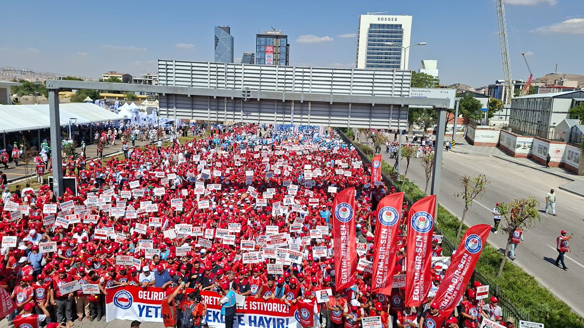 İşte meydan işte memur!
Memuruz
Haklıyız
Kazanacağız!
#MemurMeydanda